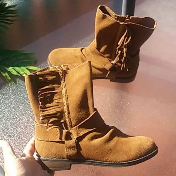 Faded Glory Leather Boots - Picture 2 of 10